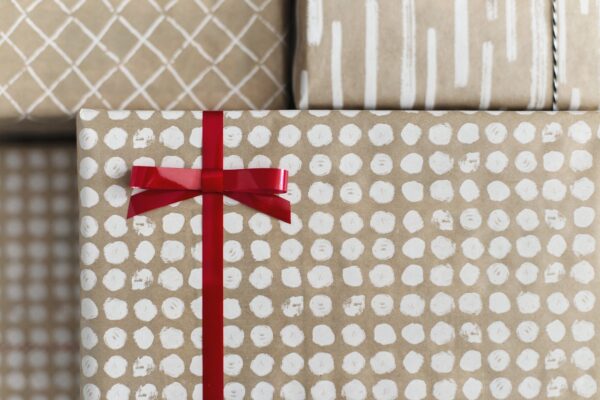christmas, presents, gifts-5842973.jpg